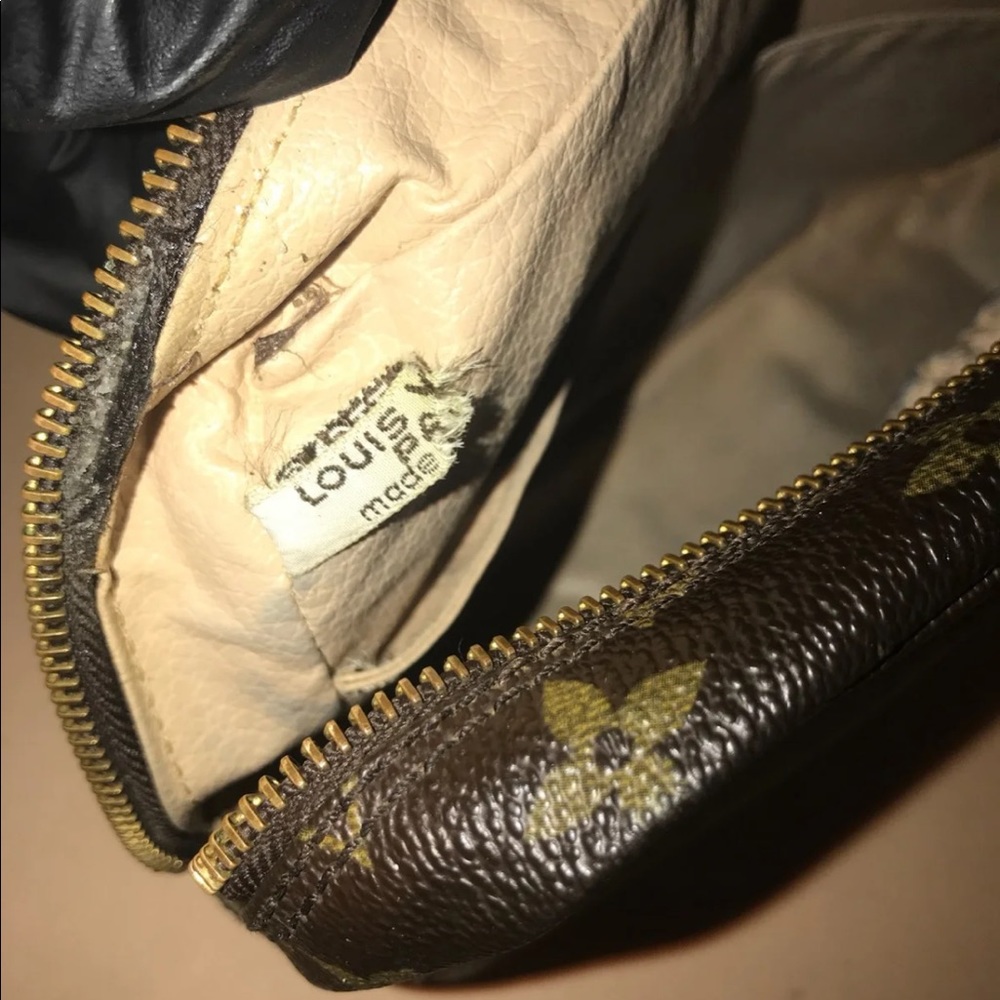 ❌ SOLD ❌ Authentic Louis Vuitton Monogram Toilette 23 - Picture 4 of 13